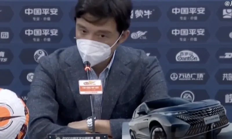 谢晖:我对新外援表现很满意,要不您来回答一下?