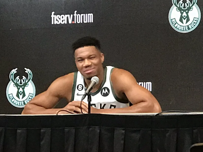 湖人阿德托昆博为什么不上场 阿德托昆博最高得分 阿德托昆博湖人队 湖人也有阿德托昆博