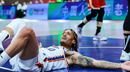 媒体人:上海队与比斯利签订合同按天计算