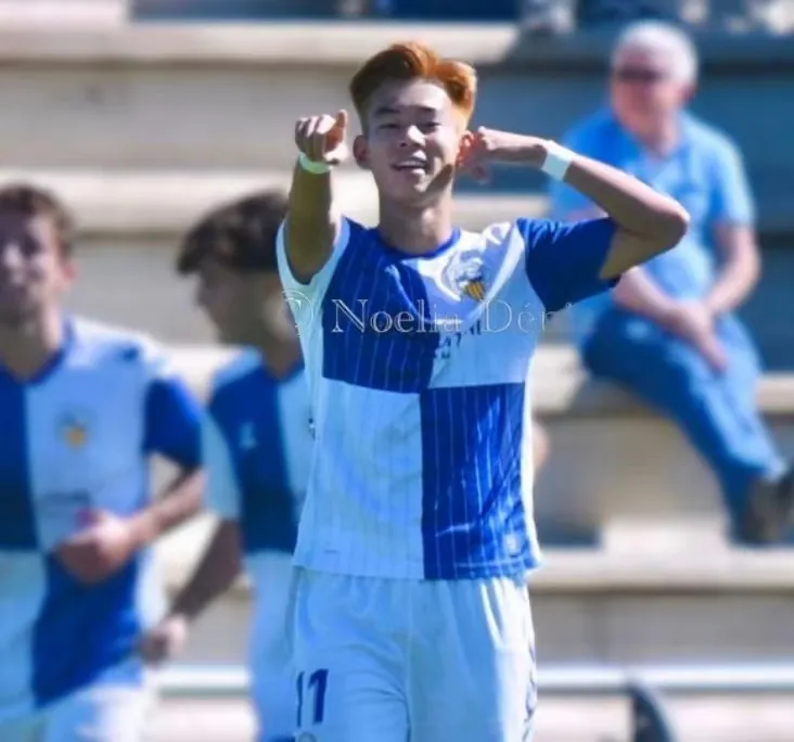 何小珂社媒:生活给了我点甜头,它在鼓励我要坚持下去!