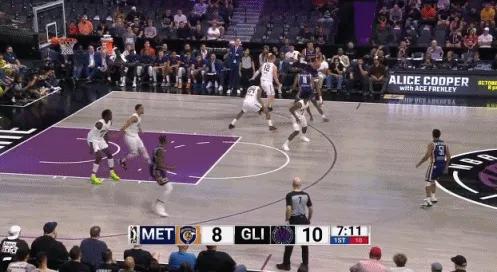 怎么防?文班亚马三分线外直接出手,对手完全干扰不到