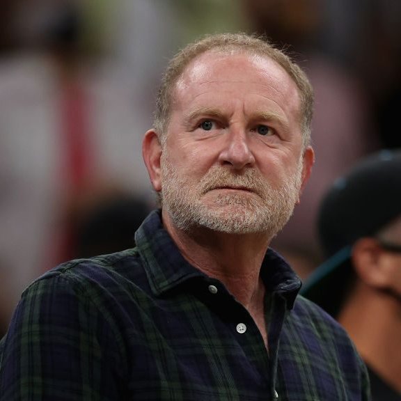 詹姆斯发推:萨维尔的行为没有容身之地,联盟的处罚不够