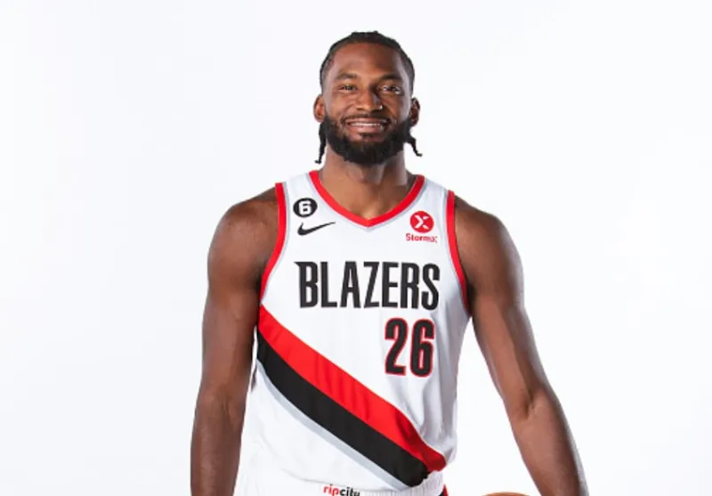 开拓者队大前锋 开拓者大前锋是谁 开拓者球队队员 开拓者队中锋