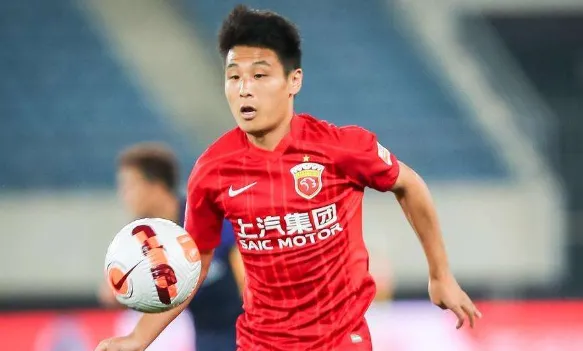 核武7回归中超首球!武磊四两拨千斤吊射破门,海港2